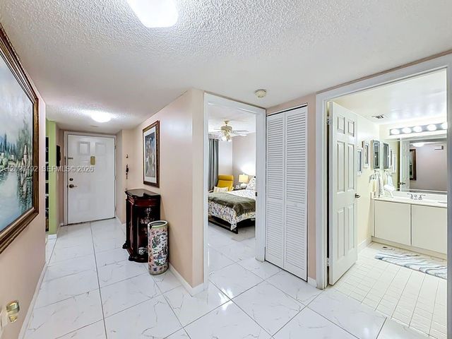 10208 NW 24th Pl 203, Sunrise, FL 33322