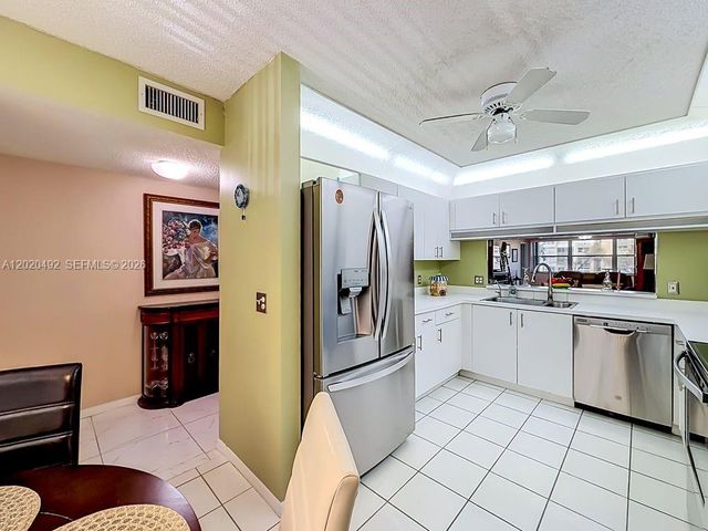 10208 NW 24th Pl 203, Sunrise, FL 33322