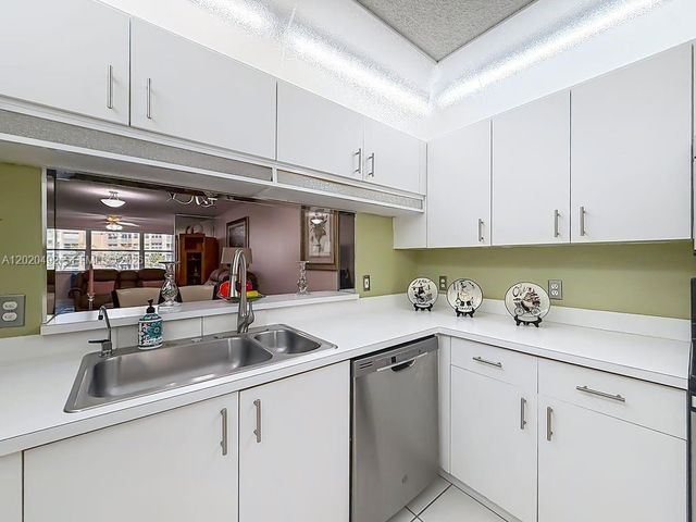 10208 NW 24th Pl 203, Sunrise, FL 33322
