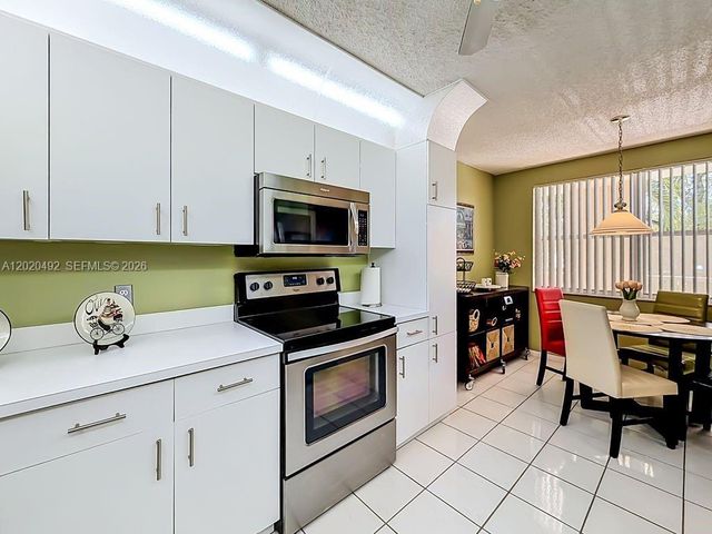 10208 NW 24th Pl 203, Sunrise, FL 33322
