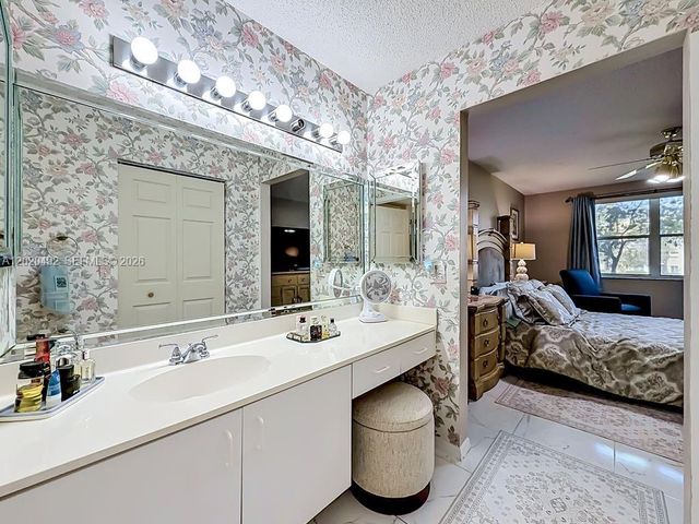 10208 NW 24th Pl 203, Sunrise, FL 33322