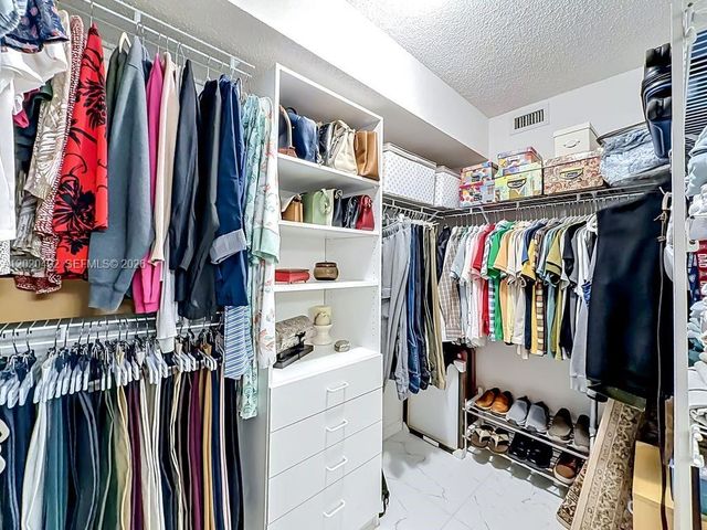 10208 NW 24th Pl 203, Sunrise, FL 33322