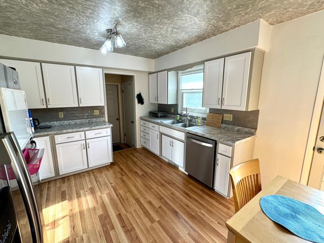 506 7th Street NE, Stewartville, MN 55976