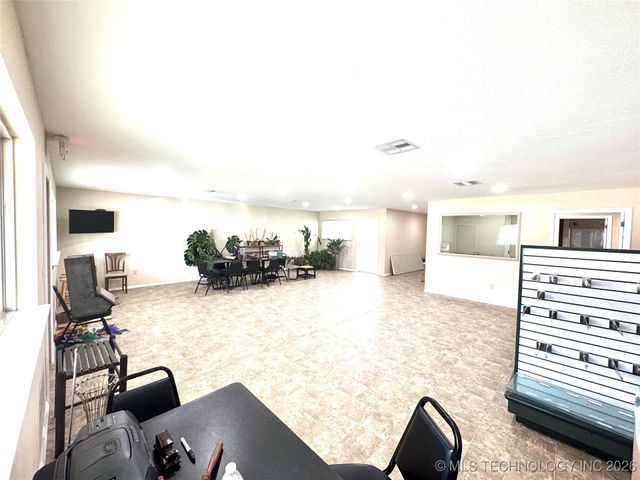 418940 Texanna Road, Checotah, OK 74426