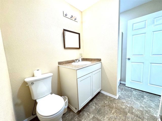 418940 Texanna Road, Checotah, OK 74426