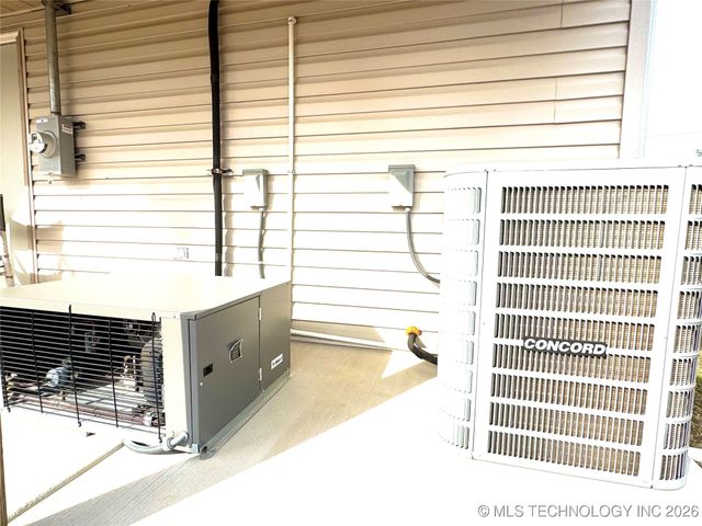 418940 Texanna Road, Checotah, OK 74426