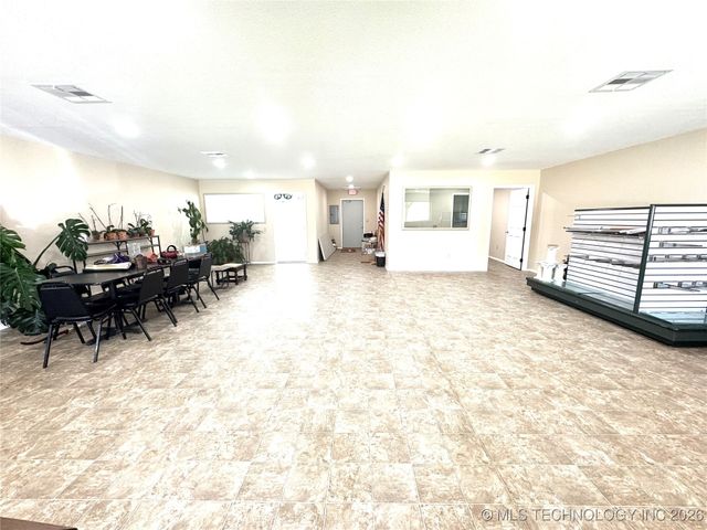 418940 Texanna Road, Checotah, OK 74426