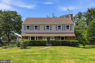1021 LAURENCE DR, Blue Bell, PA 19422