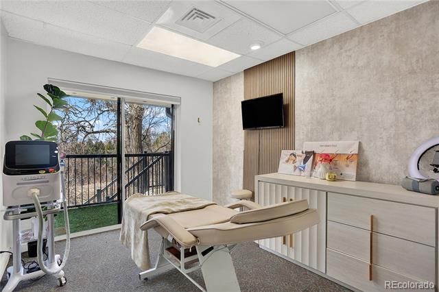 1201 S Parker Road 203, Denver, CO 80231