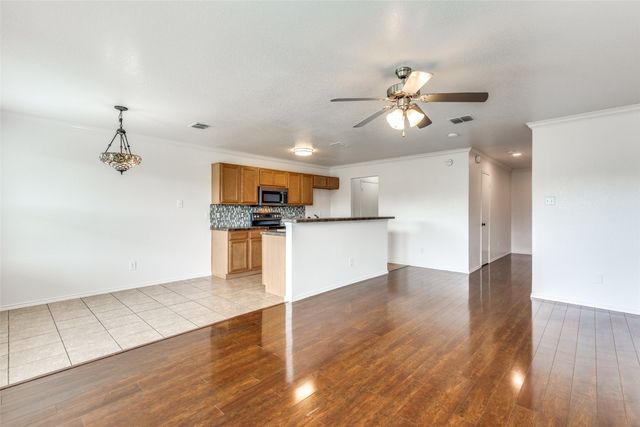 10715 Edgewest Terrace, Fort Worth, TX 76108
