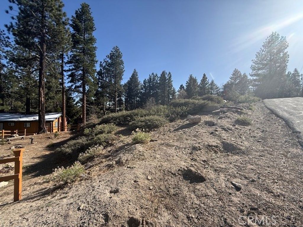 Image 1 of property listing at 33263 Holcomb Creek, Green Valley Lake, CA 92341