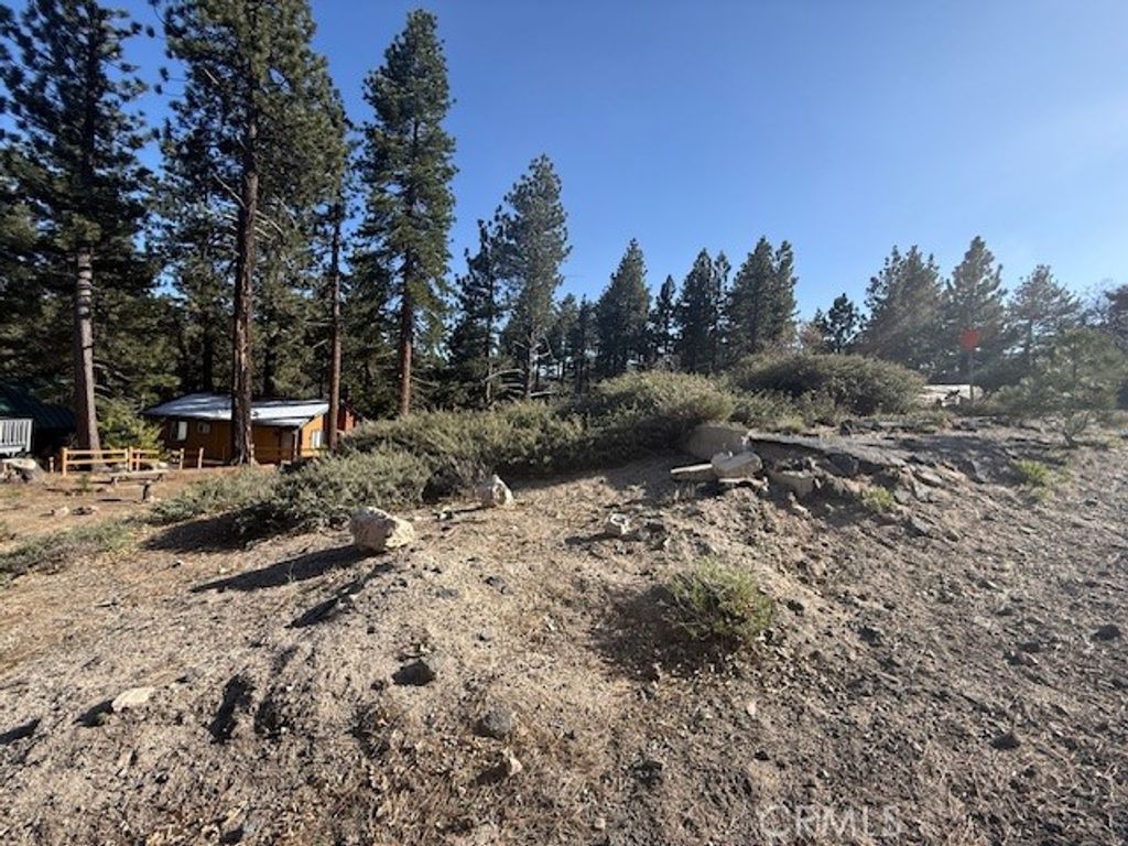 Image 6 of property listing at 33263 Holcomb Creek, Green Valley Lake, CA 92341
