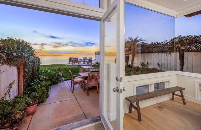 538 4th St, Encinitas, CA 92024