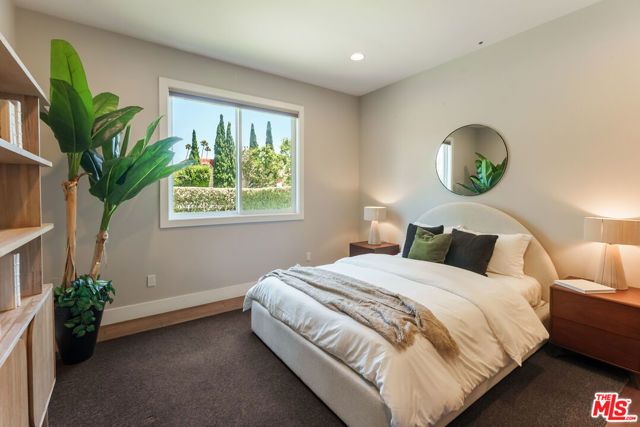 961 S Gretna Green Way, Los Angeles, CA 90049