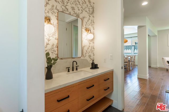 961 S Gretna Green Way, Los Angeles, CA 90049
