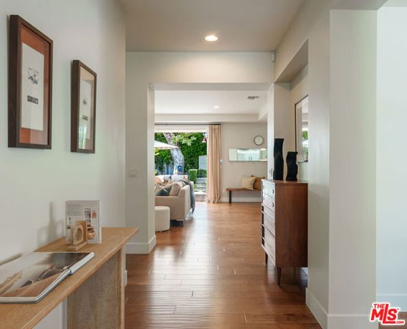 961 S Gretna Green Way, Los Angeles, CA 90049