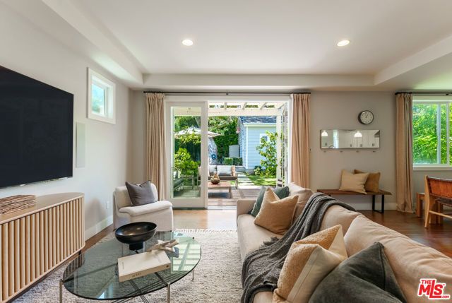 961 S Gretna Green Way, Los Angeles, CA 90049