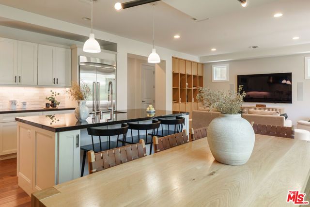 961 S Gretna Green Way, Los Angeles, CA 90049