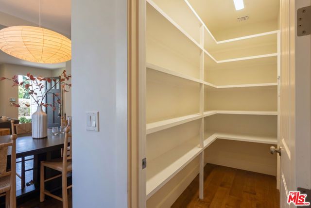 961 S Gretna Green Way, Los Angeles, CA 90049