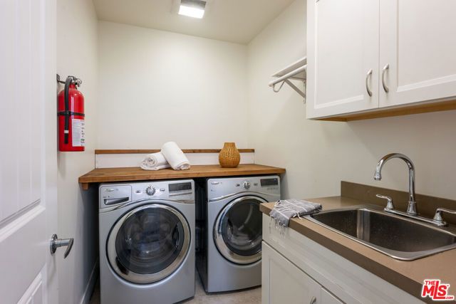 961 S Gretna Green Way, Los Angeles, CA 90049