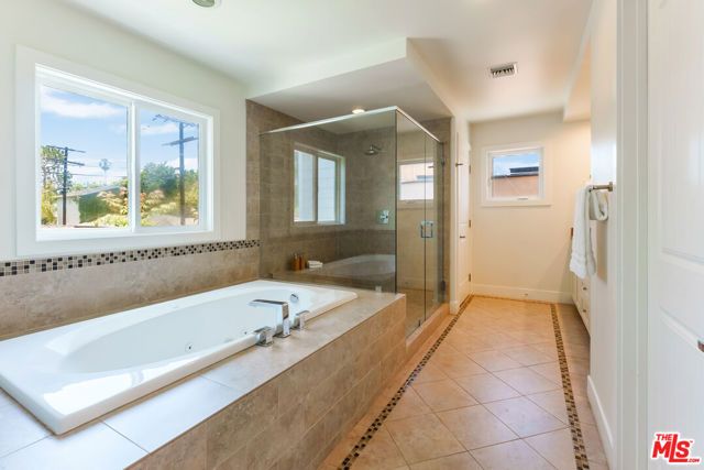 961 S Gretna Green Way, Los Angeles, CA 90049