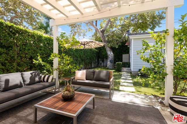 961 S Gretna Green Way, Los Angeles, CA 90049