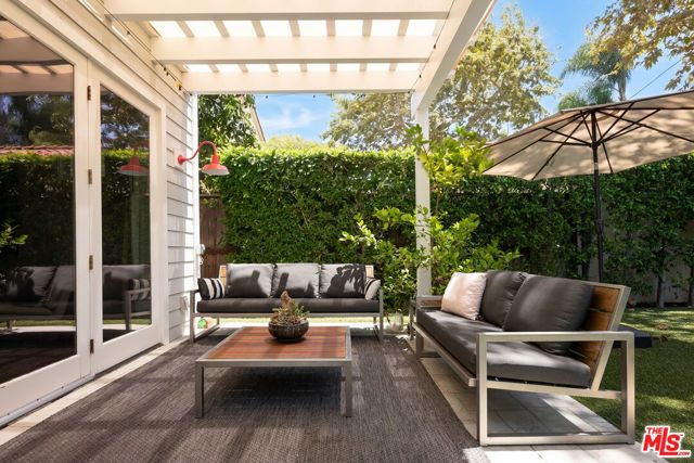961 S Gretna Green Way, Los Angeles, CA 90049