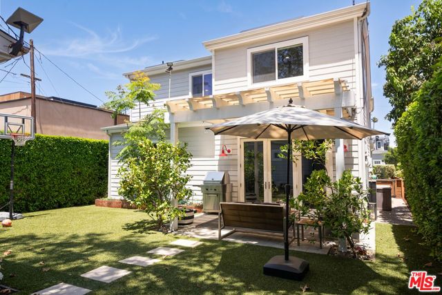 961 S Gretna Green Way, Los Angeles, CA 90049