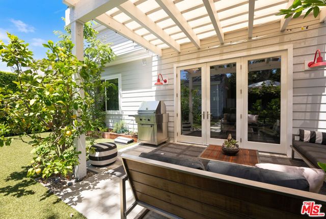 961 S Gretna Green Way, Los Angeles, CA 90049
