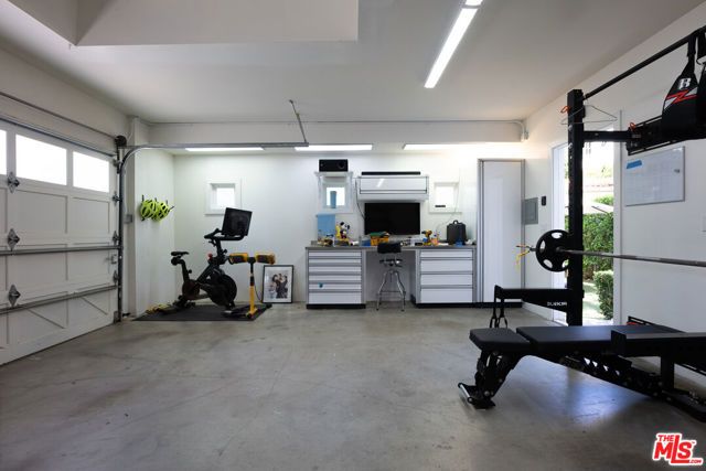961 S Gretna Green Way, Los Angeles, CA 90049