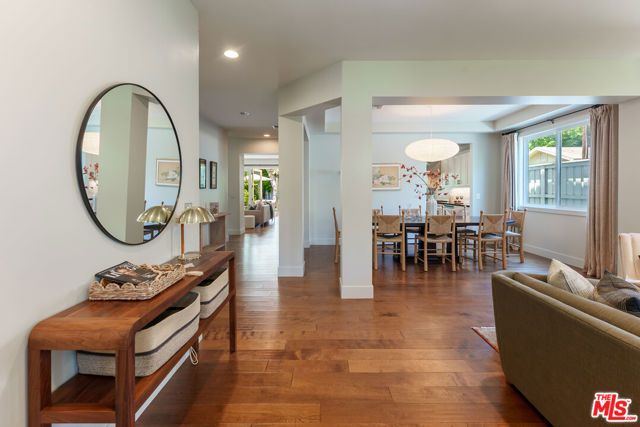 961 S Gretna Green Way, Los Angeles, CA 90049