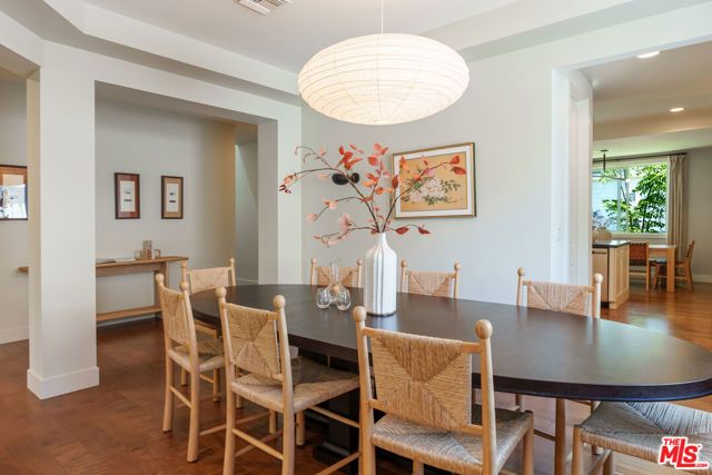 961 S Gretna Green Way, Los Angeles, CA 90049