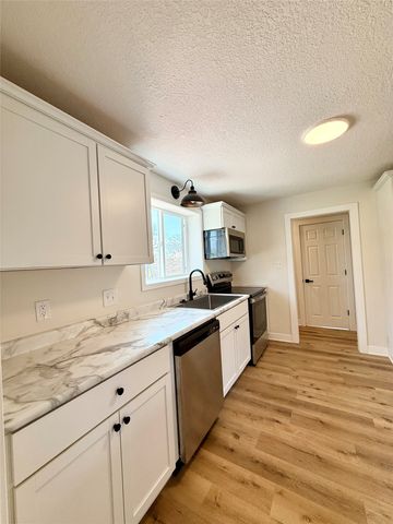 509 E Thornton Avenue, Des Moines, IA 50315