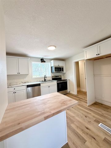 509 E Thornton Avenue, Des Moines, IA 50315