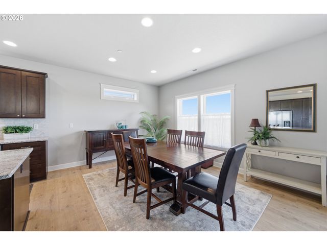 2870 Nw MT ASHLAND Ln, Mc Minnville, OR 97128