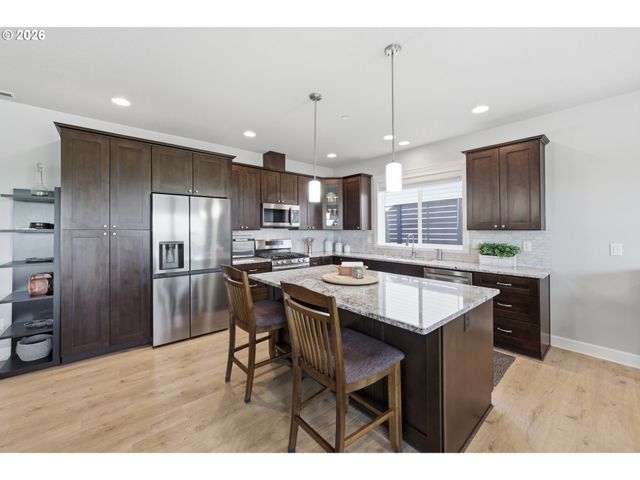 2870 Nw MT ASHLAND Ln, Mc Minnville, OR 97128
