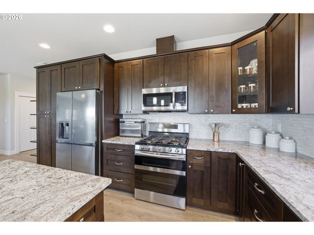 2870 Nw MT ASHLAND Ln, Mc Minnville, OR 97128