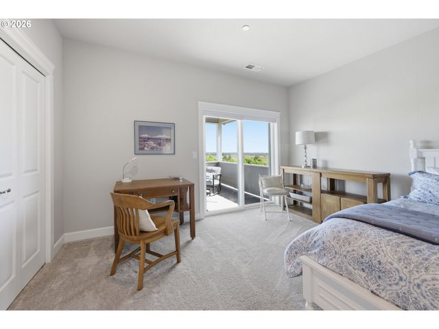 2870 Nw MT ASHLAND Ln, Mc Minnville, OR 97128