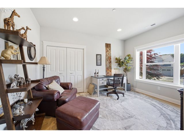 2870 Nw MT ASHLAND Ln, Mc Minnville, OR 97128
