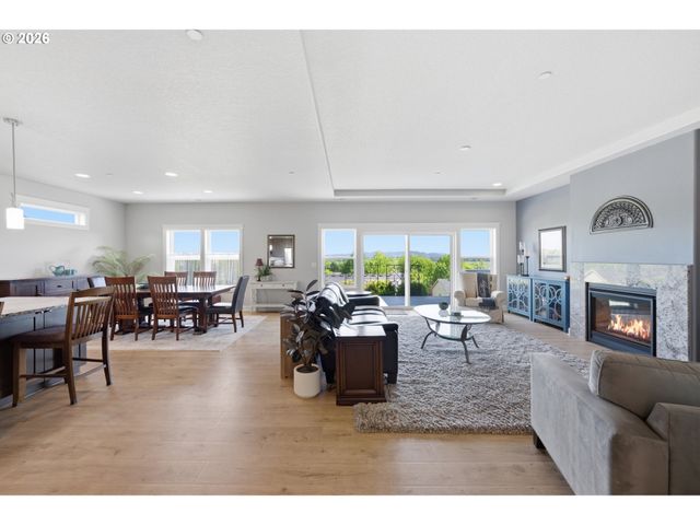 2870 Nw MT ASHLAND Ln, Mc Minnville, OR 97128