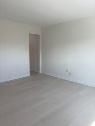 8923 Knight Avenue 312, Des Plaines, IL 60016