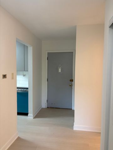 8923 Knight Avenue 312, Des Plaines, IL 60016