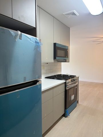 8923 Knight Avenue 312, Des Plaines, IL 60016