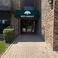 8923 Knight Avenue 312, Des Plaines, IL 60016