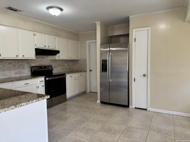 6919 MOON LAKE DR, San Antonio, TX 78244