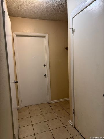 6919 MOON LAKE DR, San Antonio, TX 78244