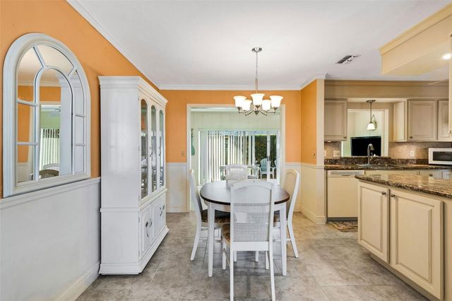 72 CIRCLEWOOD DRIVE A2-7, Venice, FL 34293