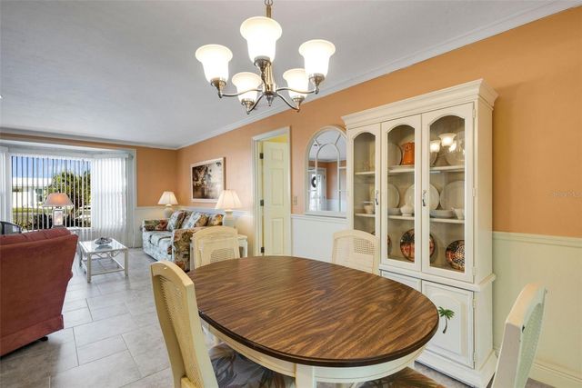 72 CIRCLEWOOD DRIVE A2-7, Venice, FL 34293