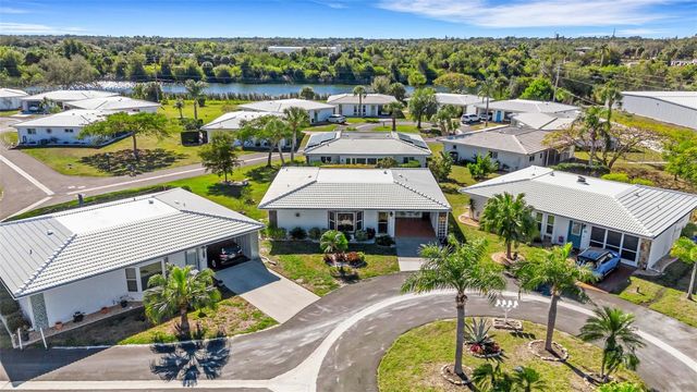 72 CIRCLEWOOD DRIVE A2-7, Venice, FL 34293