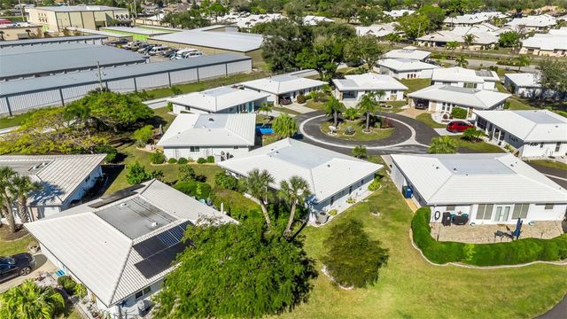 72 CIRCLEWOOD DRIVE A2-7, Venice, FL 34293